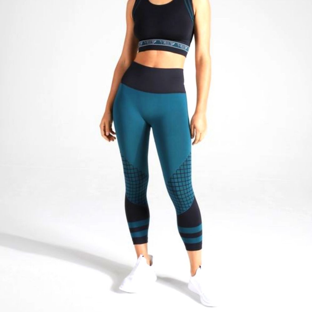 YELLA Activewear Stride 3/4 Leggings NWT